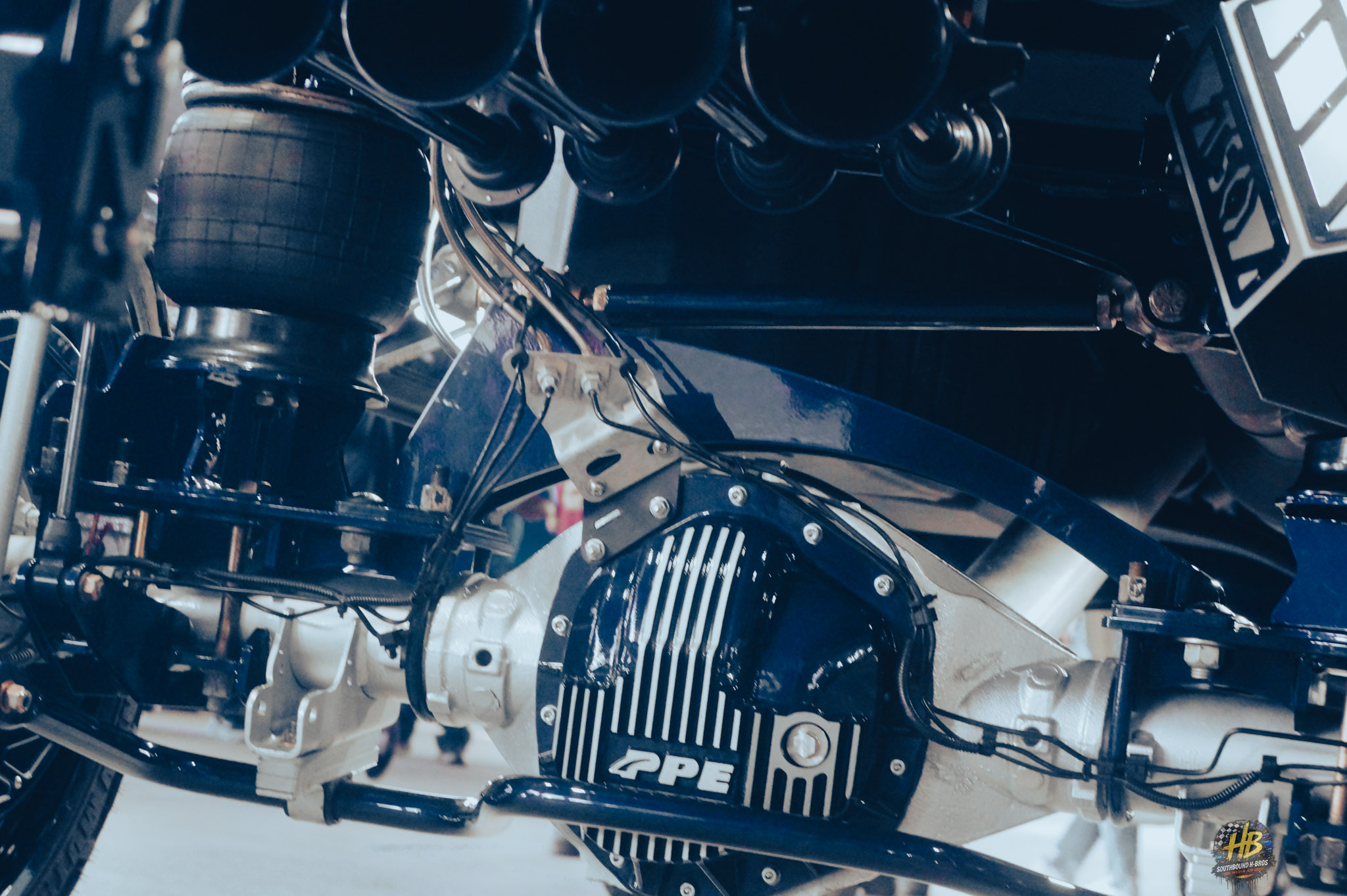 Undercarriage and axle detail